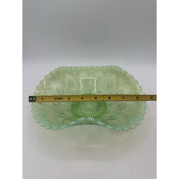 Northwood Spokes and Wheels Green Opalescent Novelty Bowl - Picture 4 of 8